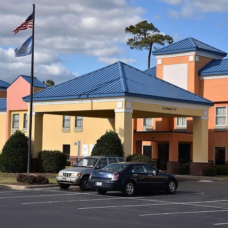 Surestay Plus Hotel Tarboro الغرفة الصورة