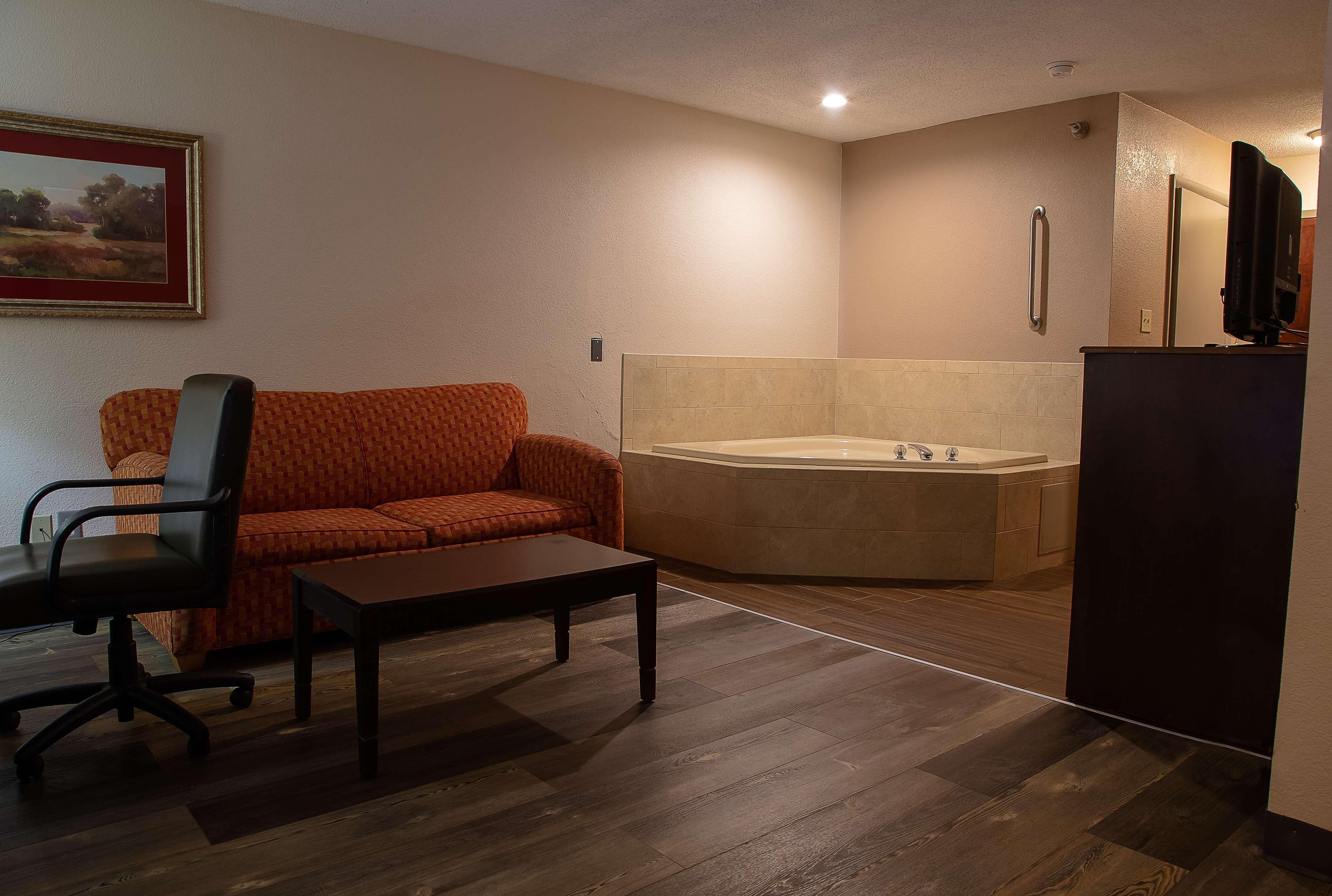 Surestay Plus Hotel Tarboro الغرفة الصورة