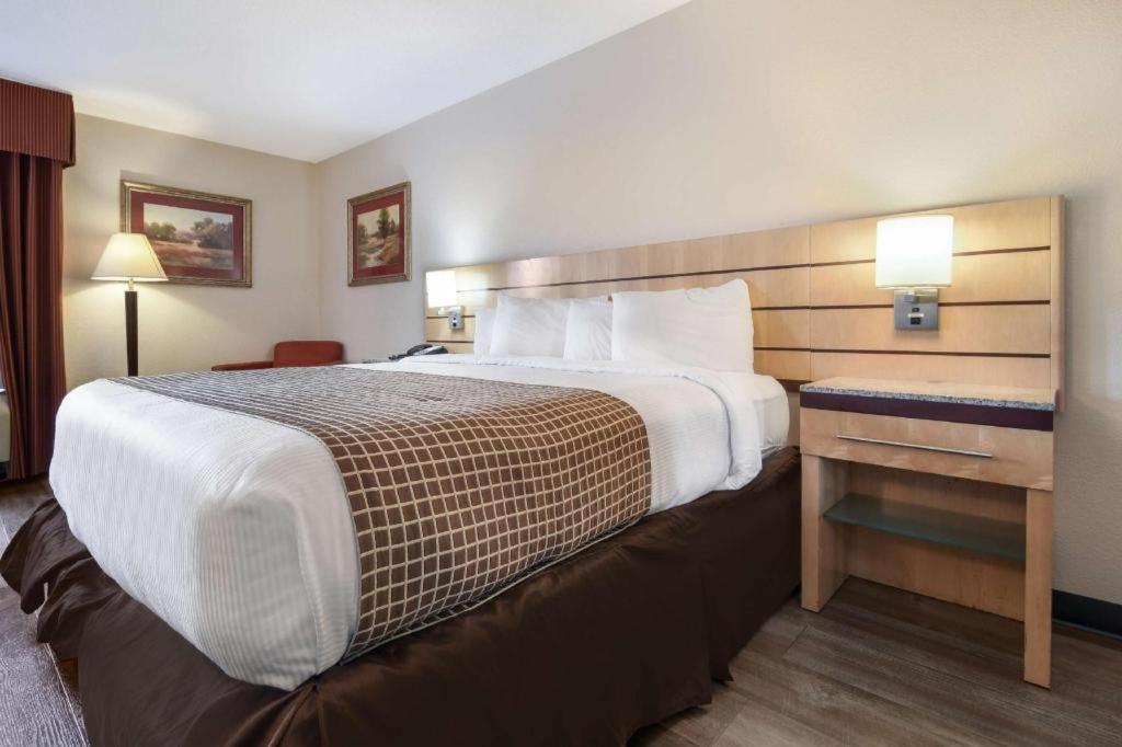 Surestay Plus Hotel Tarboro المظهر الخارجي الصورة
