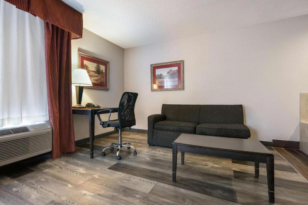 Surestay Plus Hotel Tarboro المظهر الخارجي الصورة